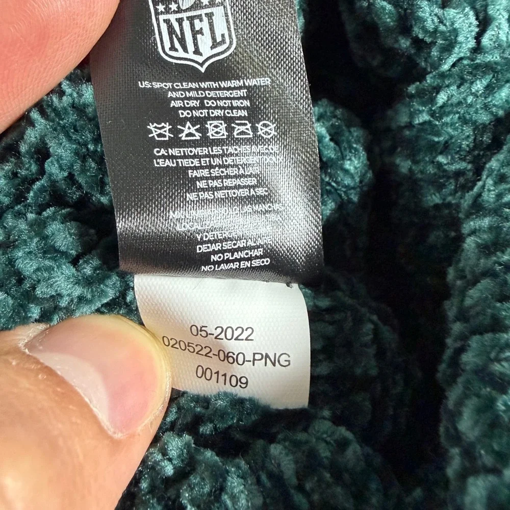 47 Brand Green Bay Packers Womens Chenille Cable Knit Pom Beanie Hat NFL Green